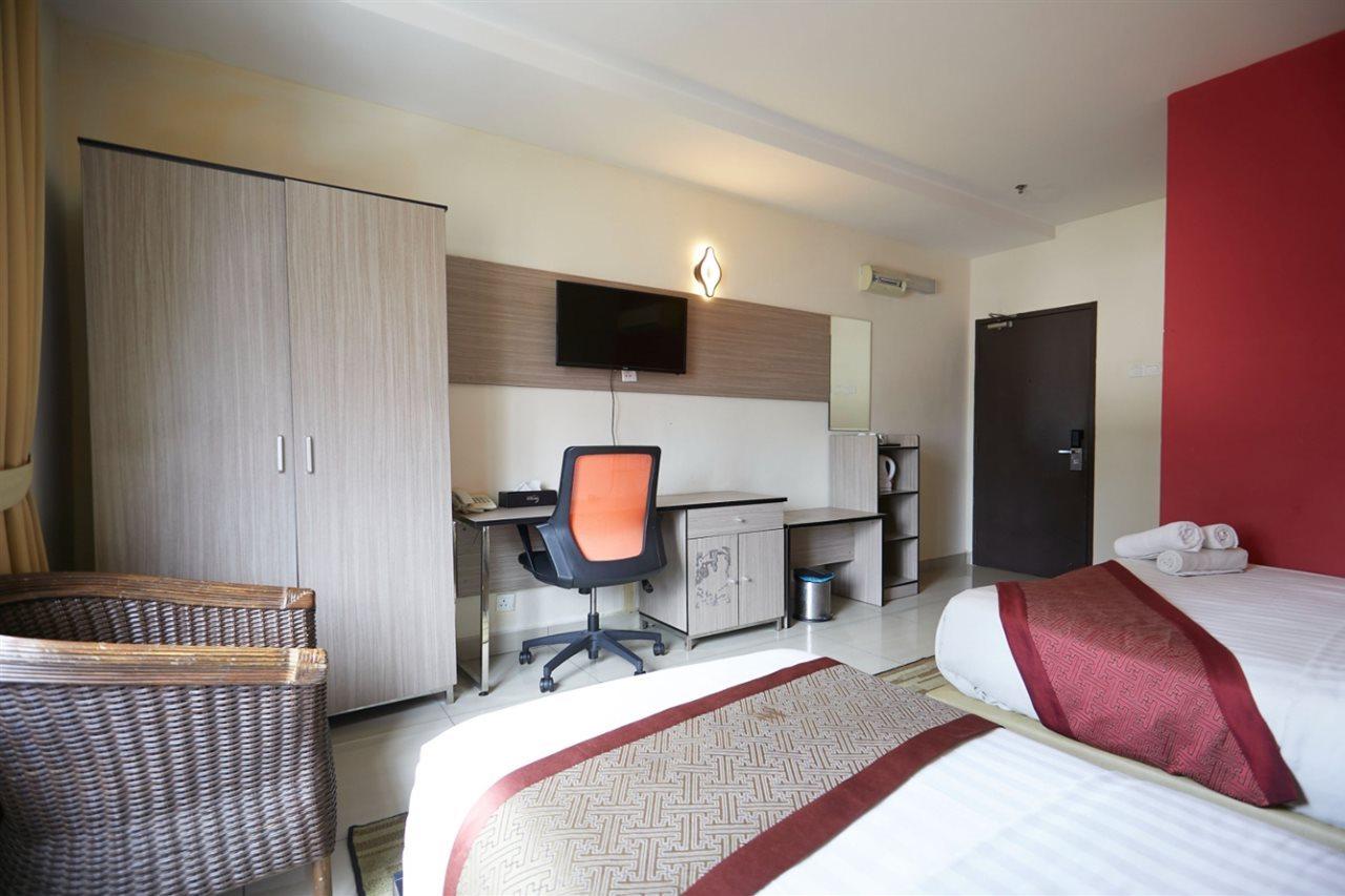 Dolphin Hotel, Chow Kit Куала-Лумпур Экстерьер фото